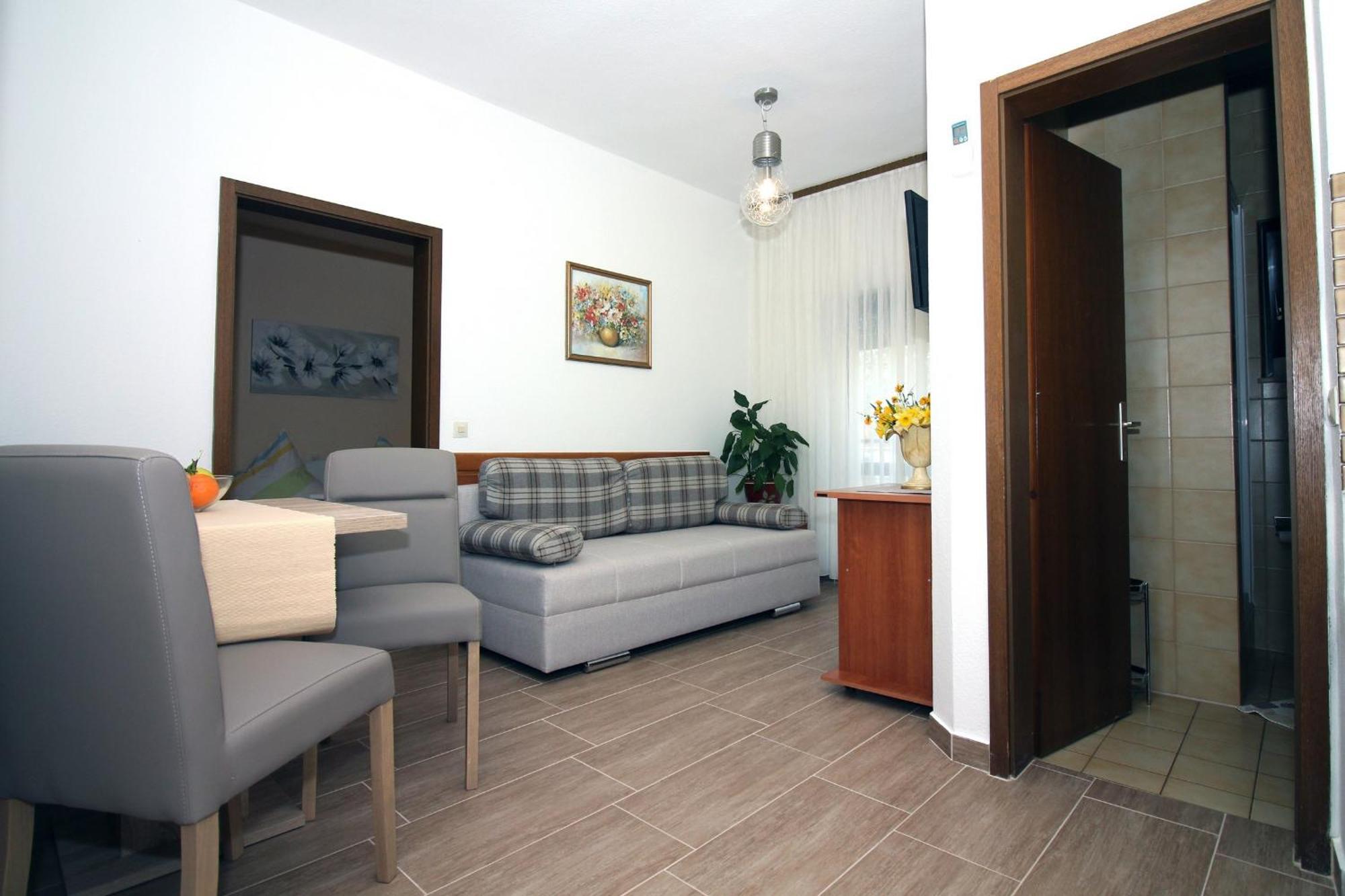 Amado/lozic Apartment Zadar