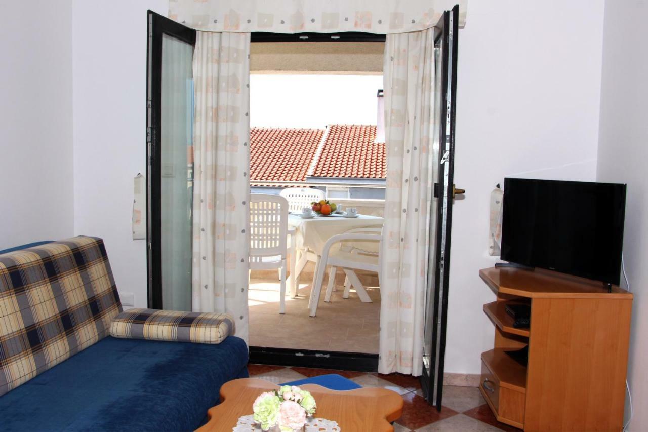 Amado/lozic Apartment