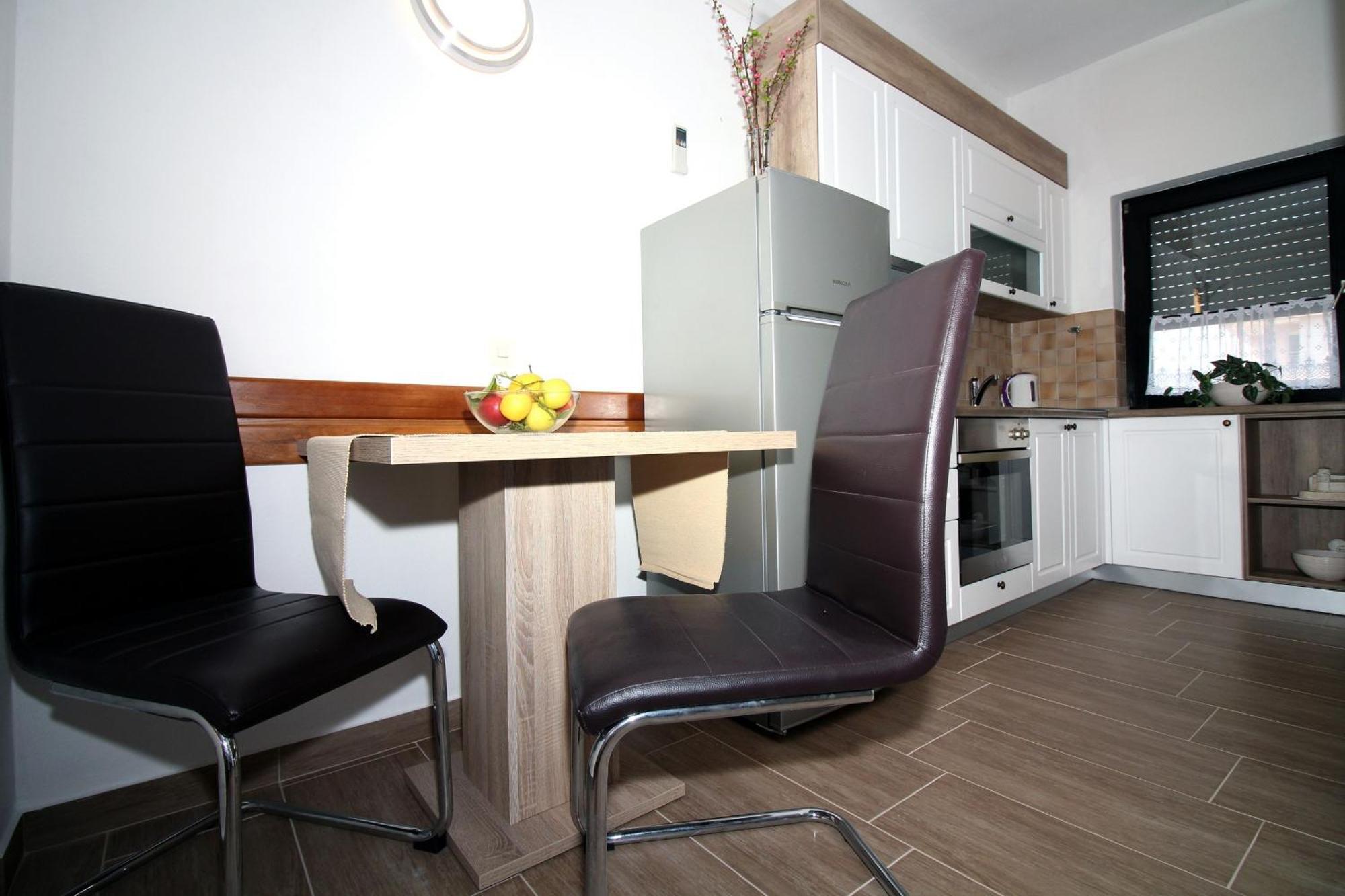 Amado/lozic Apartment *