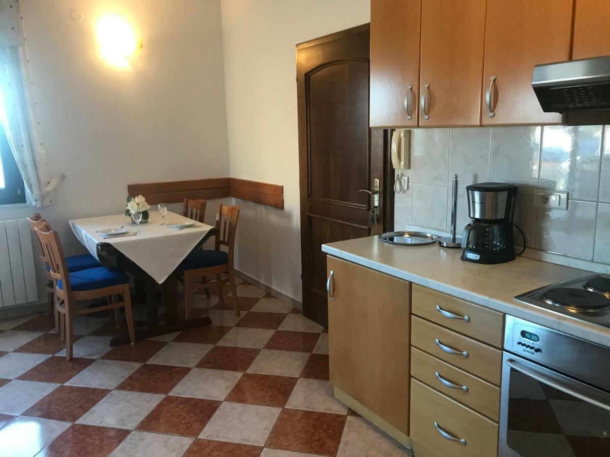 Amado/lozic Apartment Zadar