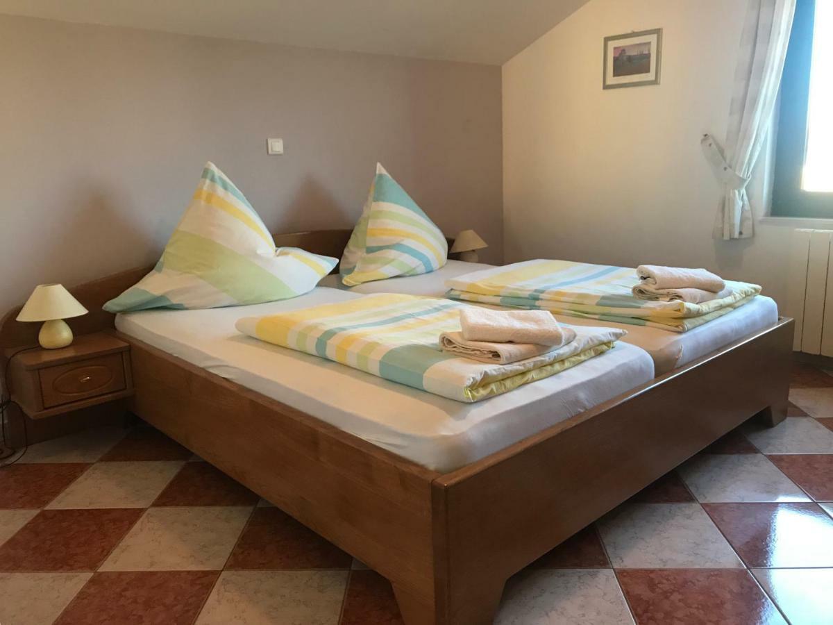 Amado/lozic Apartment Zadar